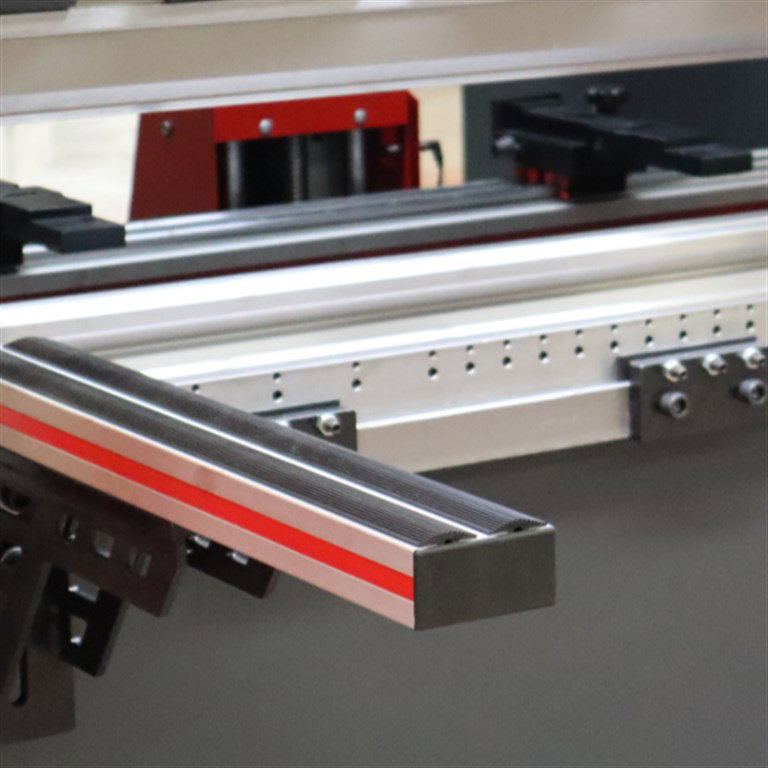 ESTO EPX 1560 CNC PRESS BRAKE 4 AXIS SERVO BACK GAUGE ESTO EPX 1560 CNC PRESS BRAKE 4 AXIS SERVO BACK GAUGE-5