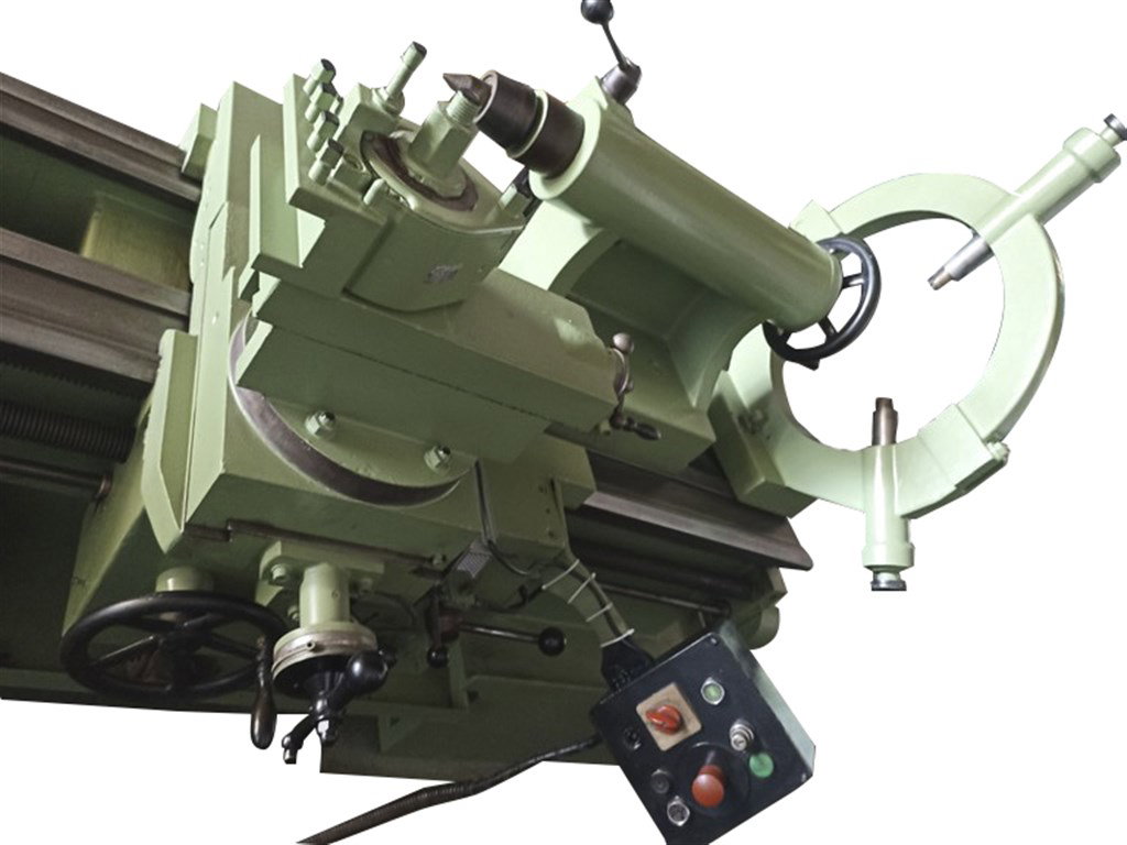 Liebherr Universal Torna Liebherr Universal Torna-4