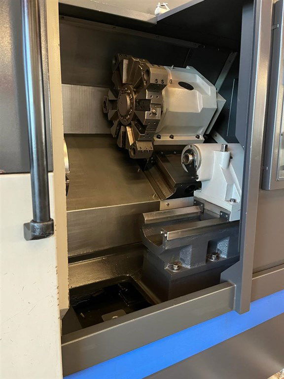 CNC HWACHEON 200 B 10'INCH-3