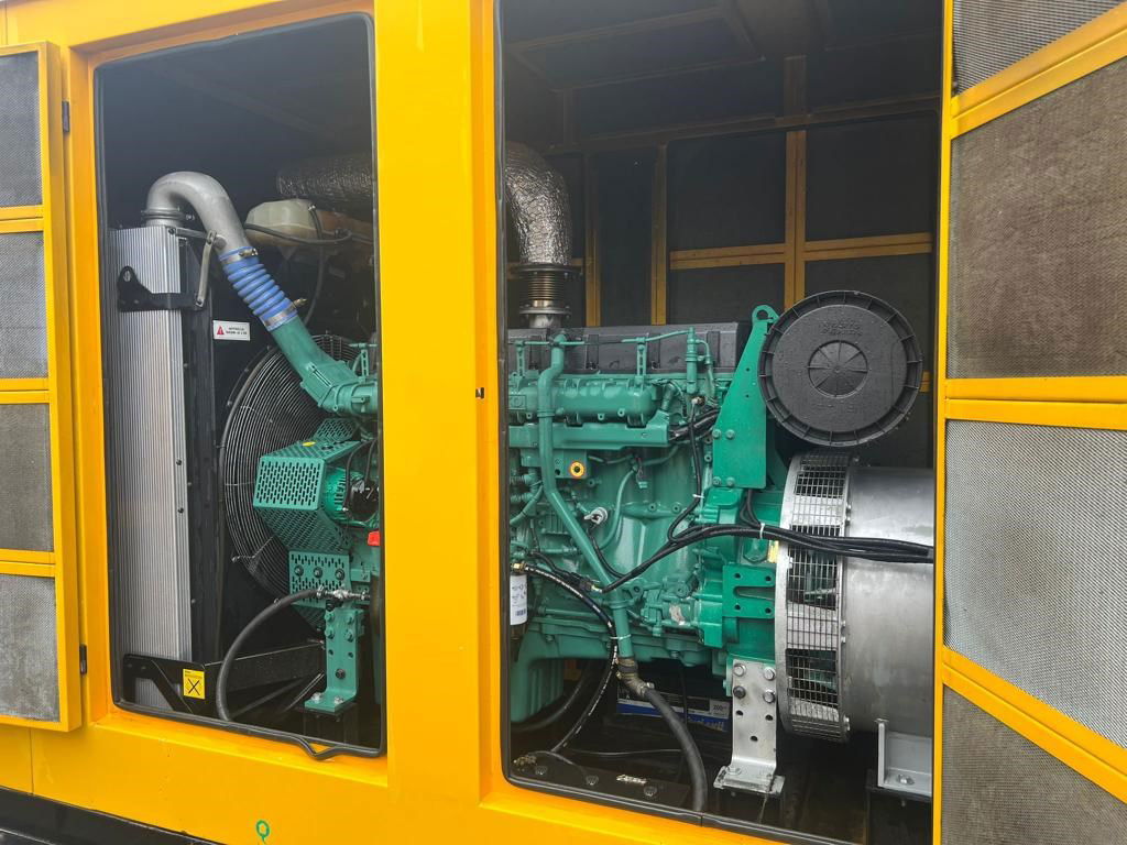 630 KVA VOLVO PENTA KABİNLİ JENERATÖR-6