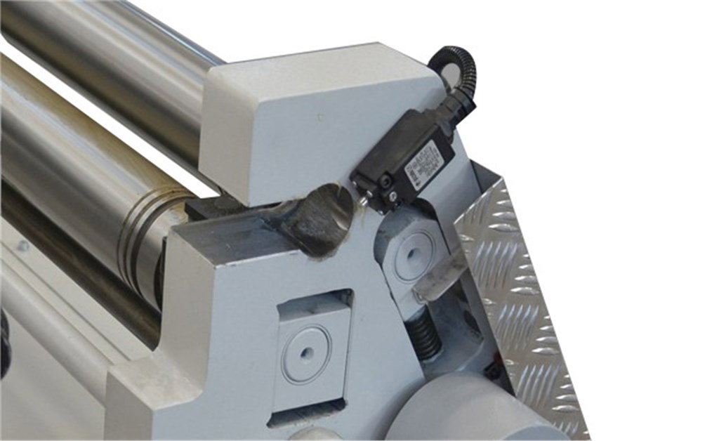 ISITAN - RM 2050 x 95 Asimetrik Motorlu 3 Toplu Ağır Tip Silindir Büküm Tezgahı (Kapasite mm 1,5)-1
