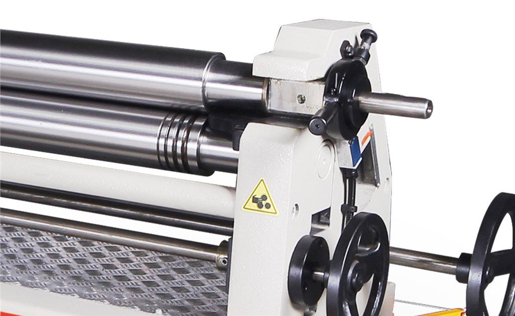 ISITAN - IRM 2050 x 110 Asimetrik Motorlu 3 Toplu Ağır Tip Silindir Büküm Tezgahı (Arka Top Motoru) (Kapasite mm 2,5) ISITAN - IRM 2050 x 110 Asimetrik Motorlu 3 Toplu Ağır Tip Silindir Büküm Tezgahı (Arka Top Motoru) (Kapasite mm 2,5)-2
