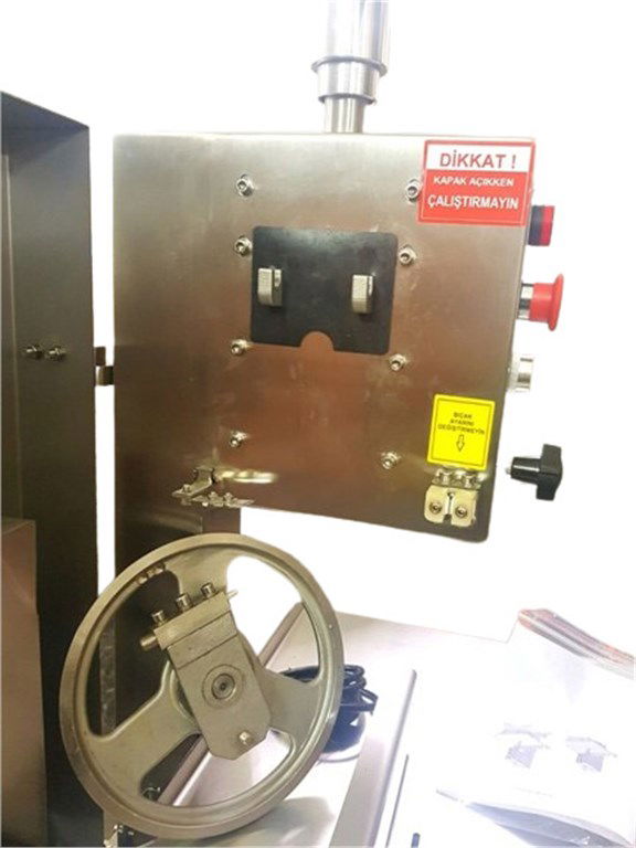 Lavion Et Kemik Tibon Kesme Parçalama Testeresi - 380 volt (Sehpa Ölçüleri	40*60 Cm)-2