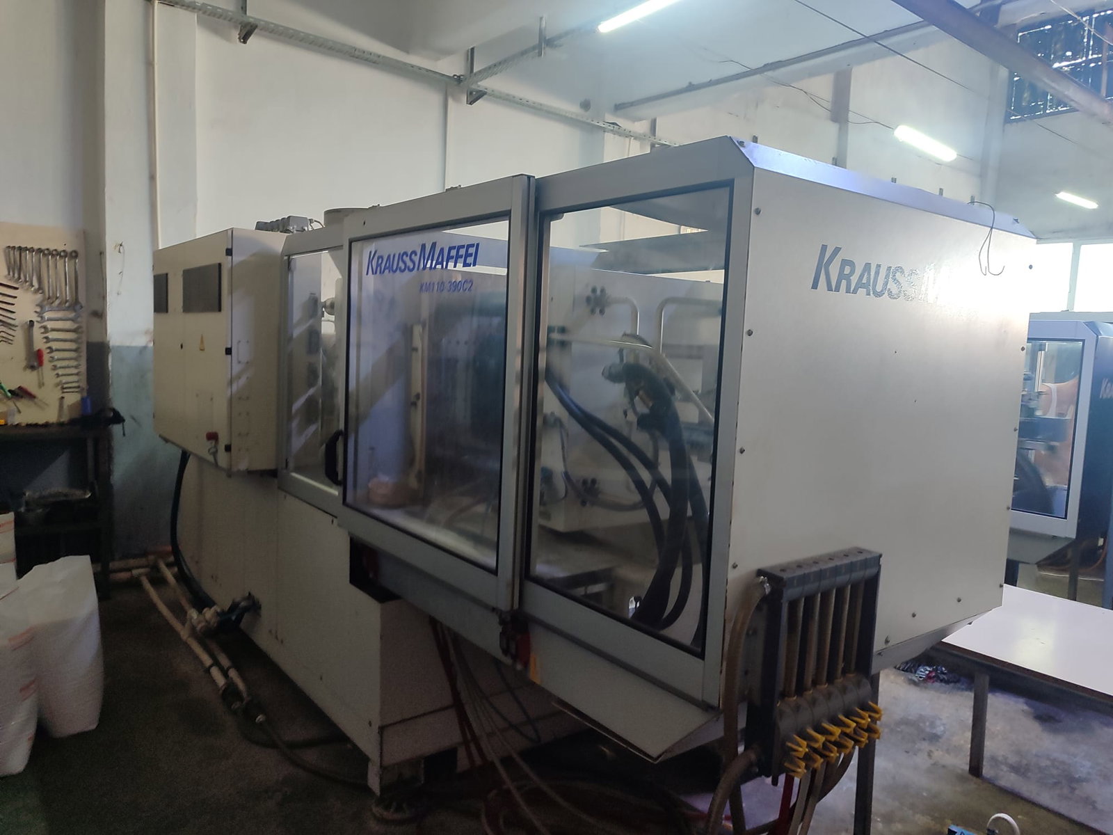 KRAUSS MAFFEİ 110 TON Plastik Enjeksiyon Makinesi KRAUSS MAFFEİ 110 TON Plastik Enjeksiyon Makinesi-4