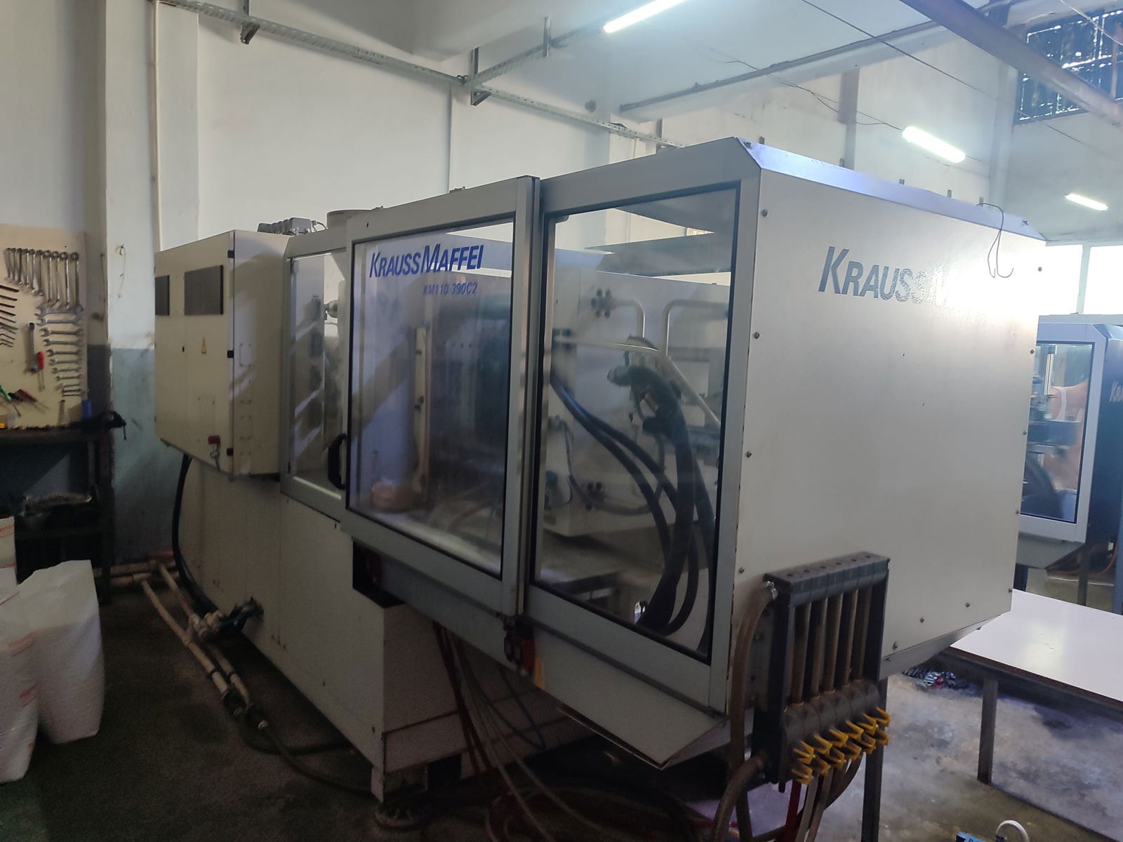 KRAUSS MAFFEİ 110 TON Plastik Enjeksiyon Makinesi KRAUSS MAFFEİ 110 TON Plastik Enjeksiyon Makinesi-4